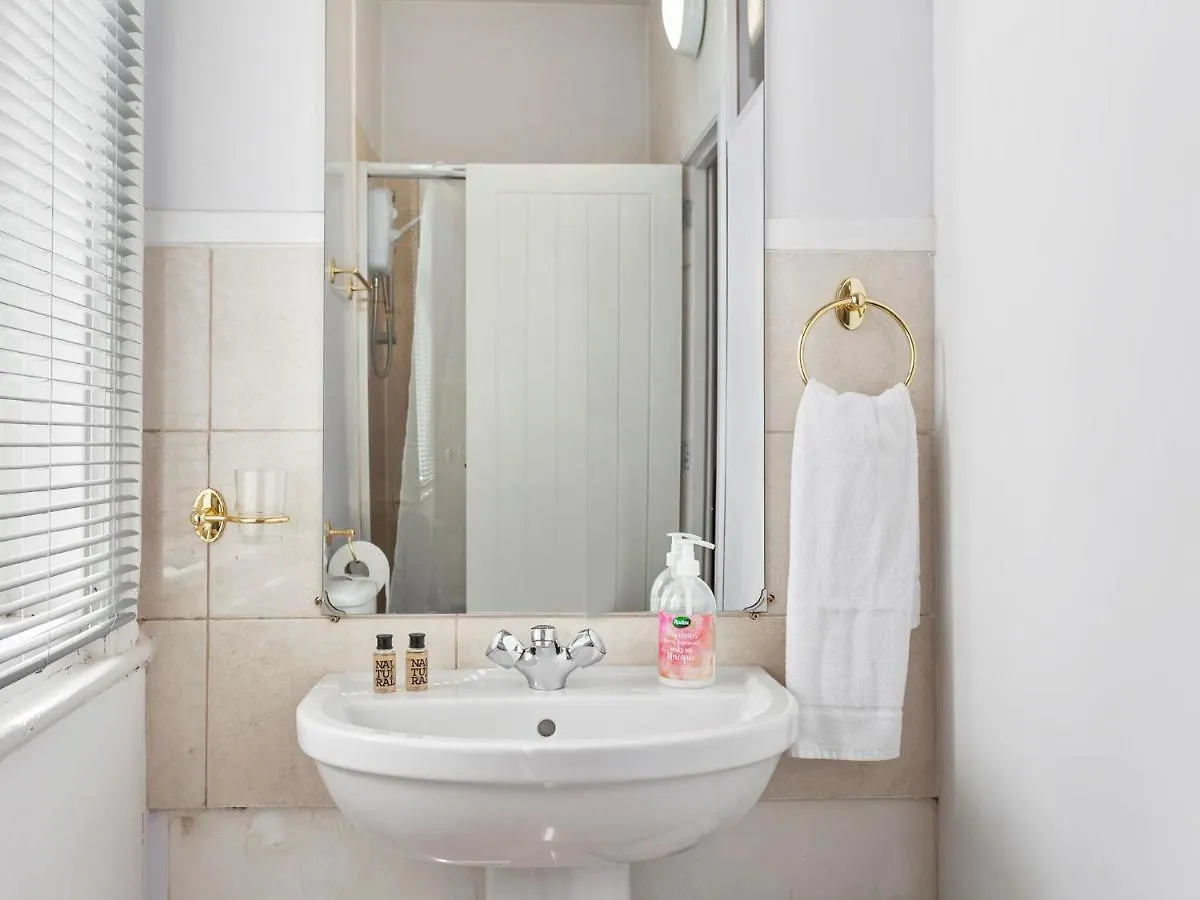 Comfortable Apartment In Blackpool Near Sea 0*,