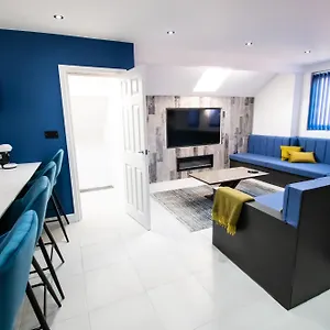 Winter Gardens By Sasco Apartment
