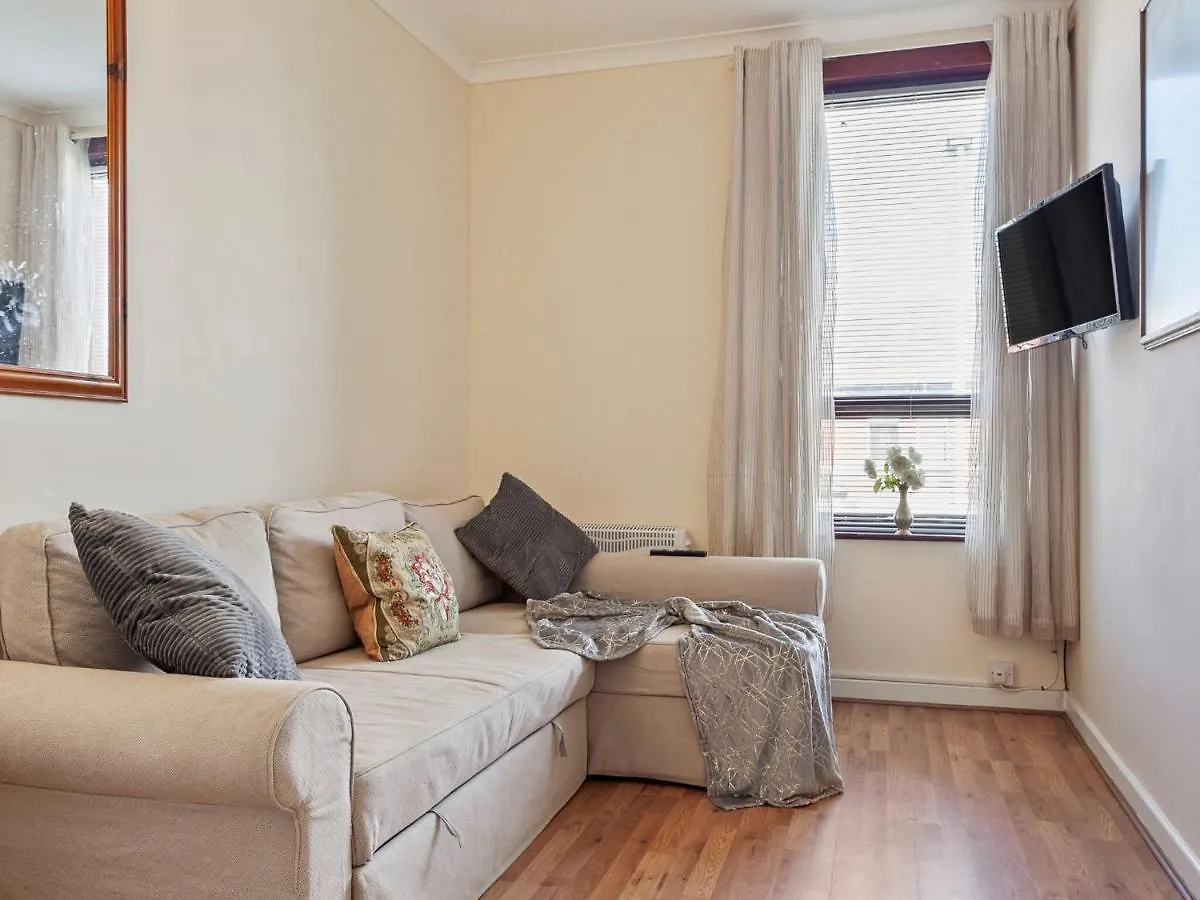 Comfortable Apartment In Blackpool Near Sea