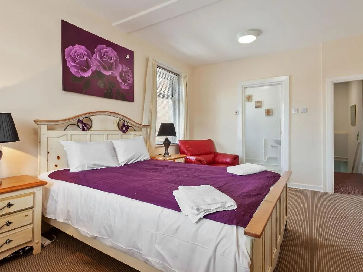 Comfortable Apartment In Blackpool Near Sea