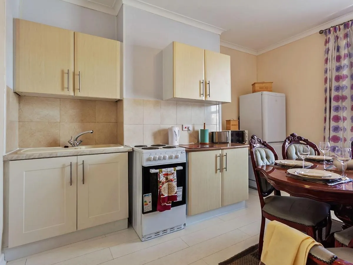 Comfortable Apartment In Blackpool Near Sea