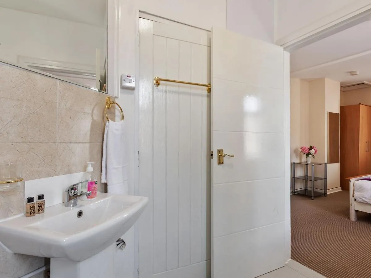 Comfortable Apartment In Blackpool Near Sea