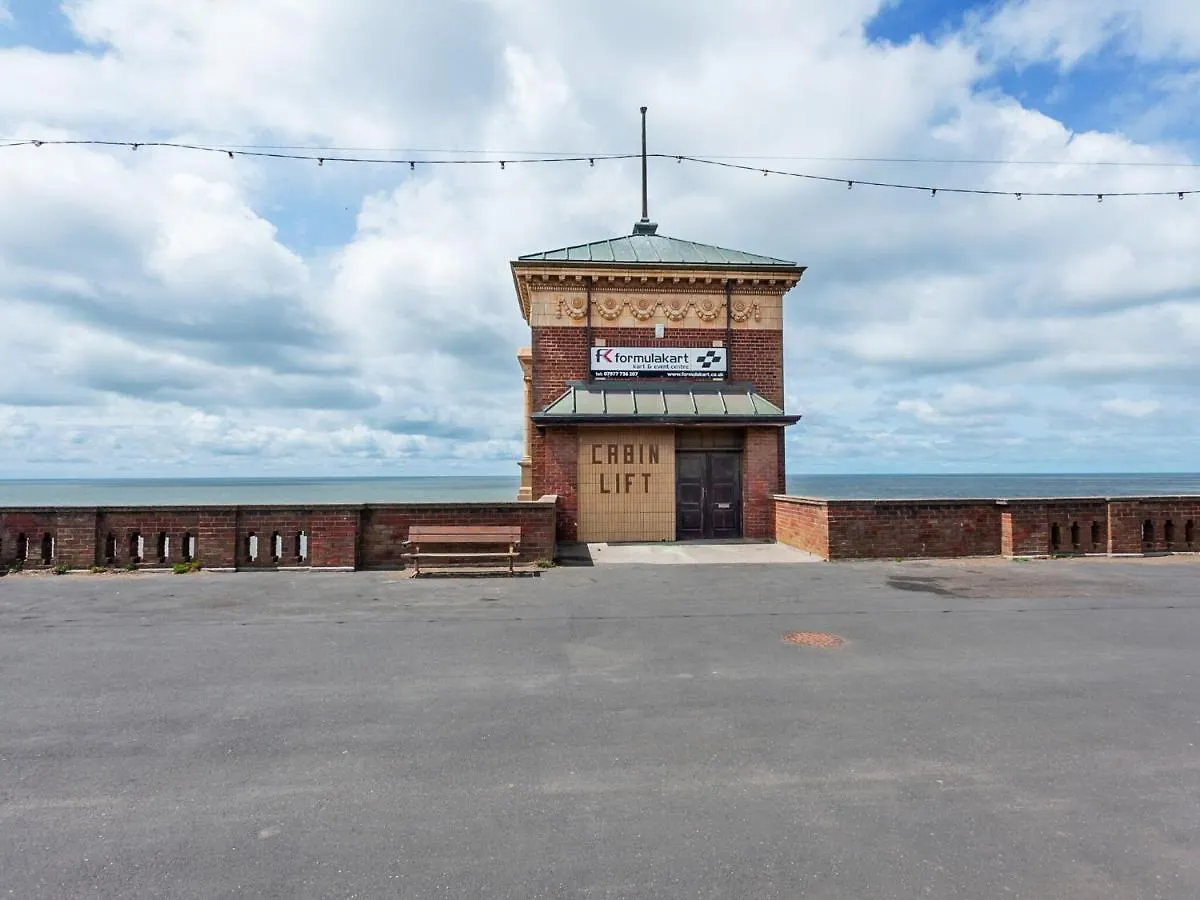 Comfortable Apartment In Blackpool Near Sea